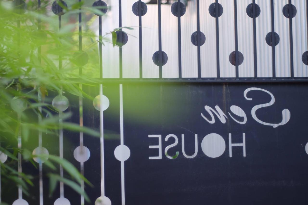 La Sen_Thu An_Phong Don Co Cua So Nhin Ra Ban Cong Apartment Thon An Hoa Екстериор снимка