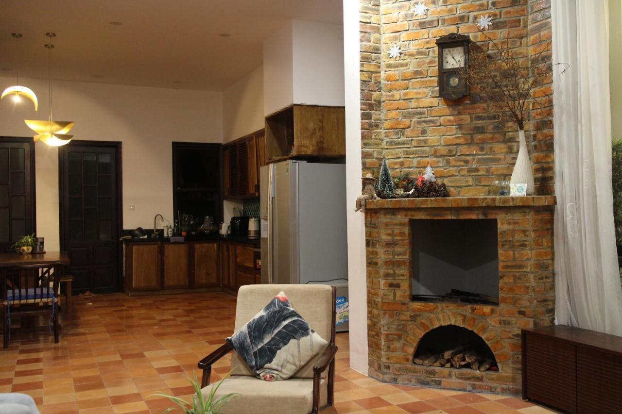 La Sen_Thu An_Phong Don Co Cua So Nhin Ra Ban Cong Apartment Thon An Hoa Екстериор снимка