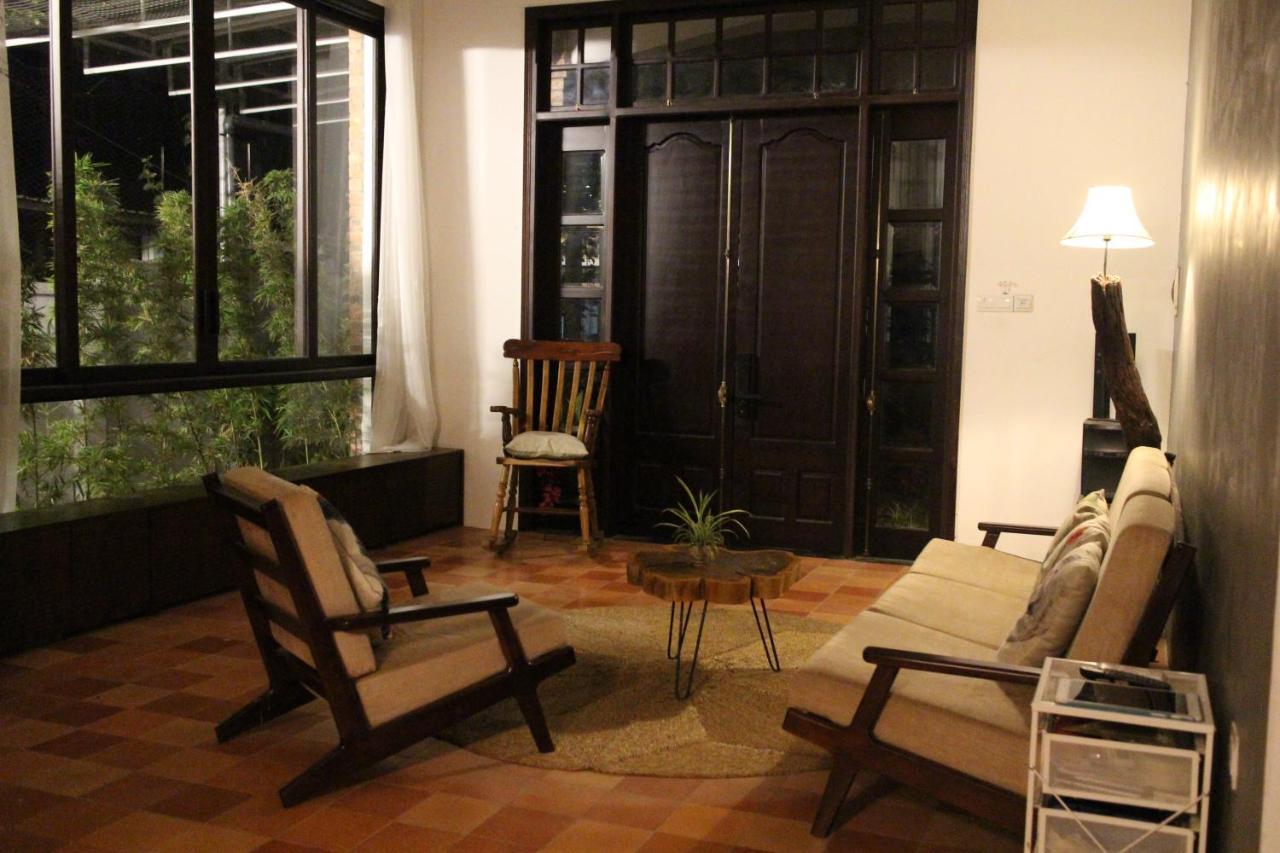 La Sen_Thu An_Phong Don Co Cua So Nhin Ra Ban Cong Apartment Thon An Hoa Екстериор снимка